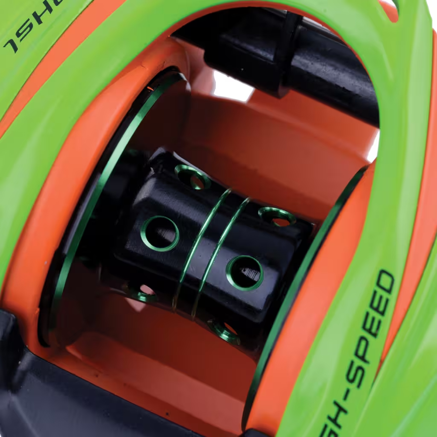 BASS HUNTER 103HSL GR 7.5:1 YELLOW BAITCASTING REEL