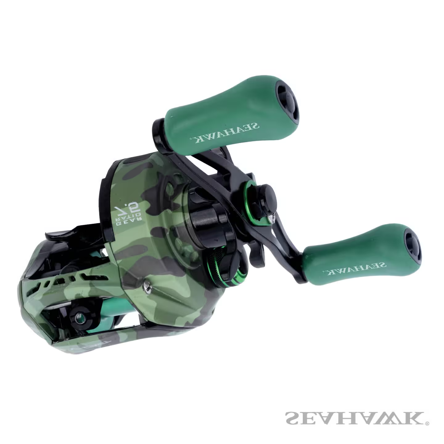 BASS COMBAT 103HSL CAMO GREEN GR:7.5.1 BAITCASTING REEL (FOC CAMO CAP)
